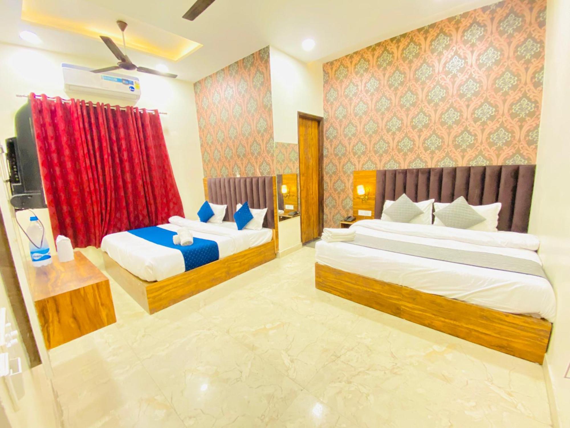 Hotel Holiday First 300 Meter From Golden Temple Amritsar Dış mekan fotoğraf