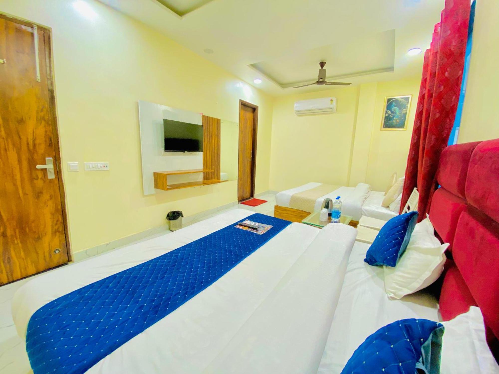 Hotel Holiday First 300 Meter From Golden Temple Amritsar Dış mekan fotoğraf