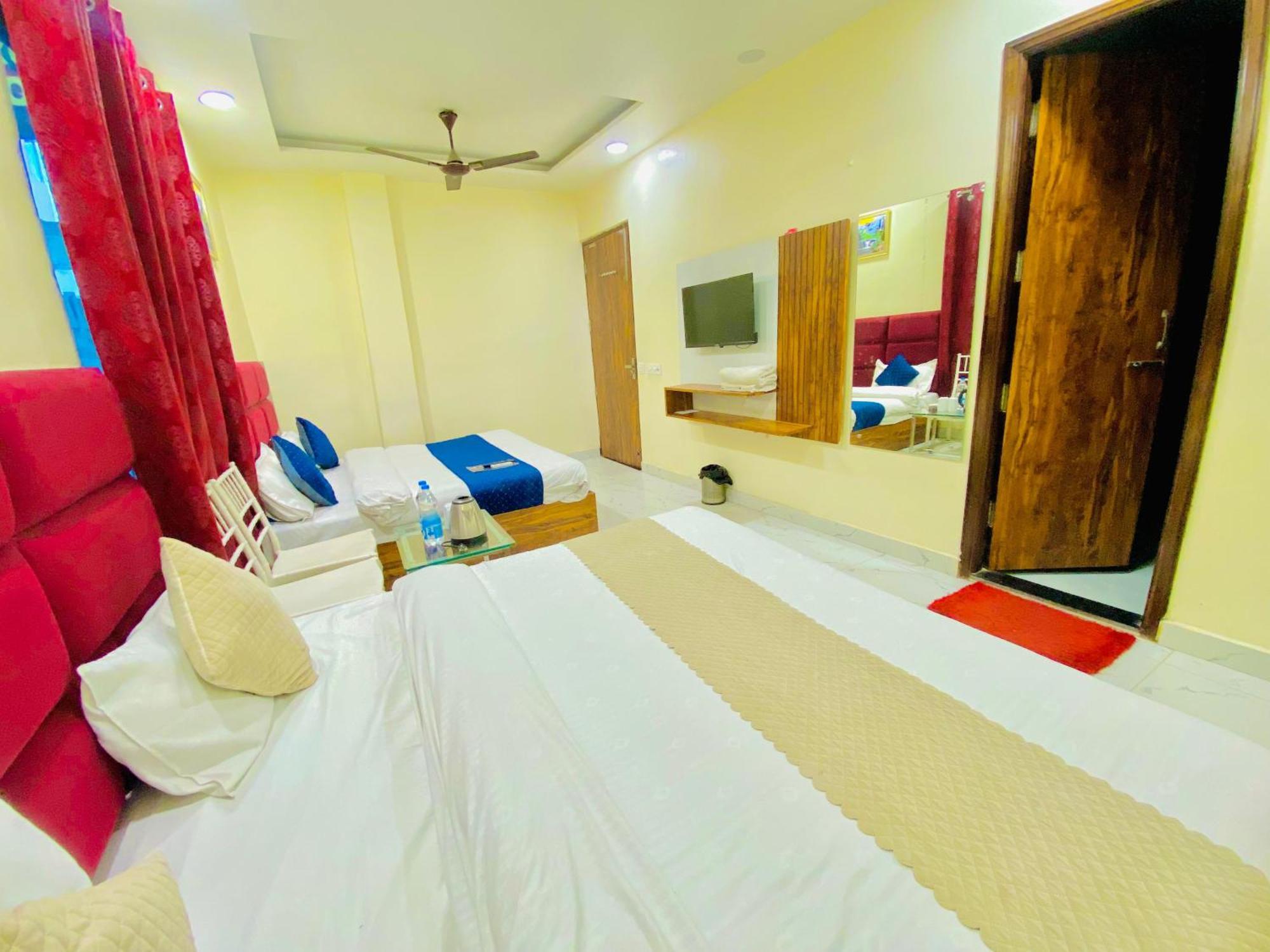 Hotel Holiday First 300 Meter From Golden Temple Amritsar Dış mekan fotoğraf