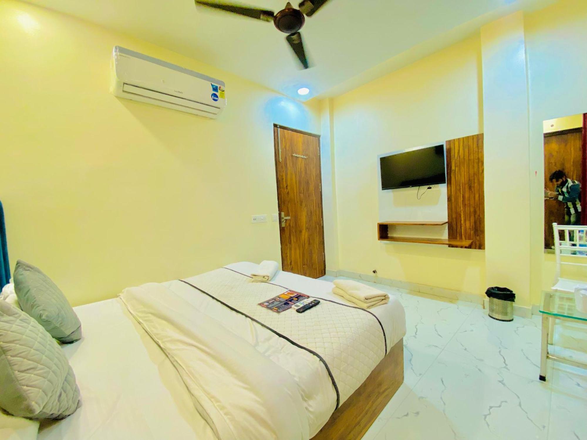 Hotel Holiday First 300 Meter From Golden Temple Amritsar Dış mekan fotoğraf
