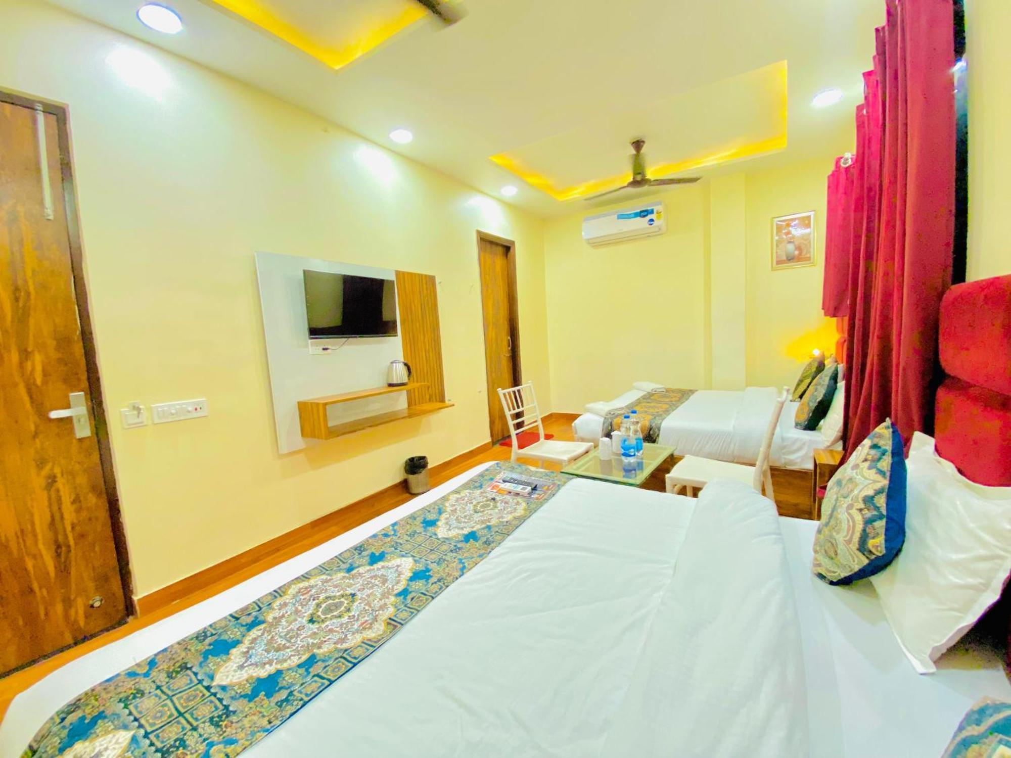 Hotel Holiday First 300 Meter From Golden Temple Amritsar Dış mekan fotoğraf