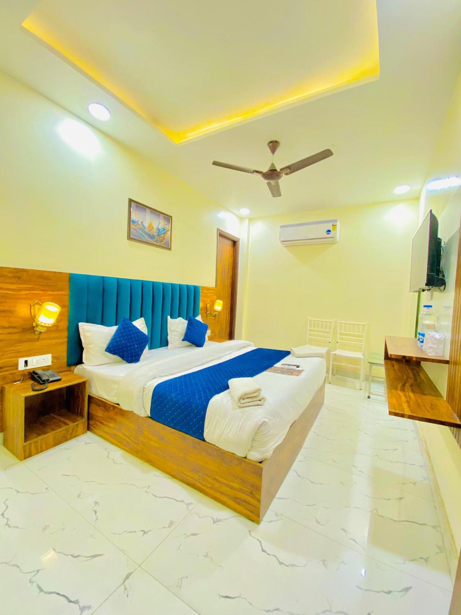 Hotel Holiday First 300 Meter From Golden Temple Amritsar Dış mekan fotoğraf