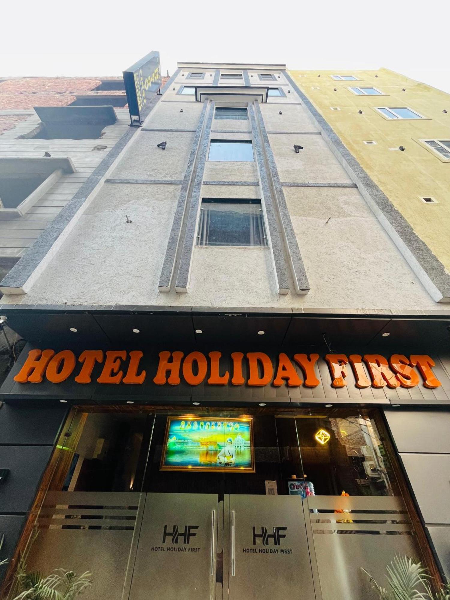 Hotel Holiday First 300 Meter From Golden Temple Amritsar Dış mekan fotoğraf