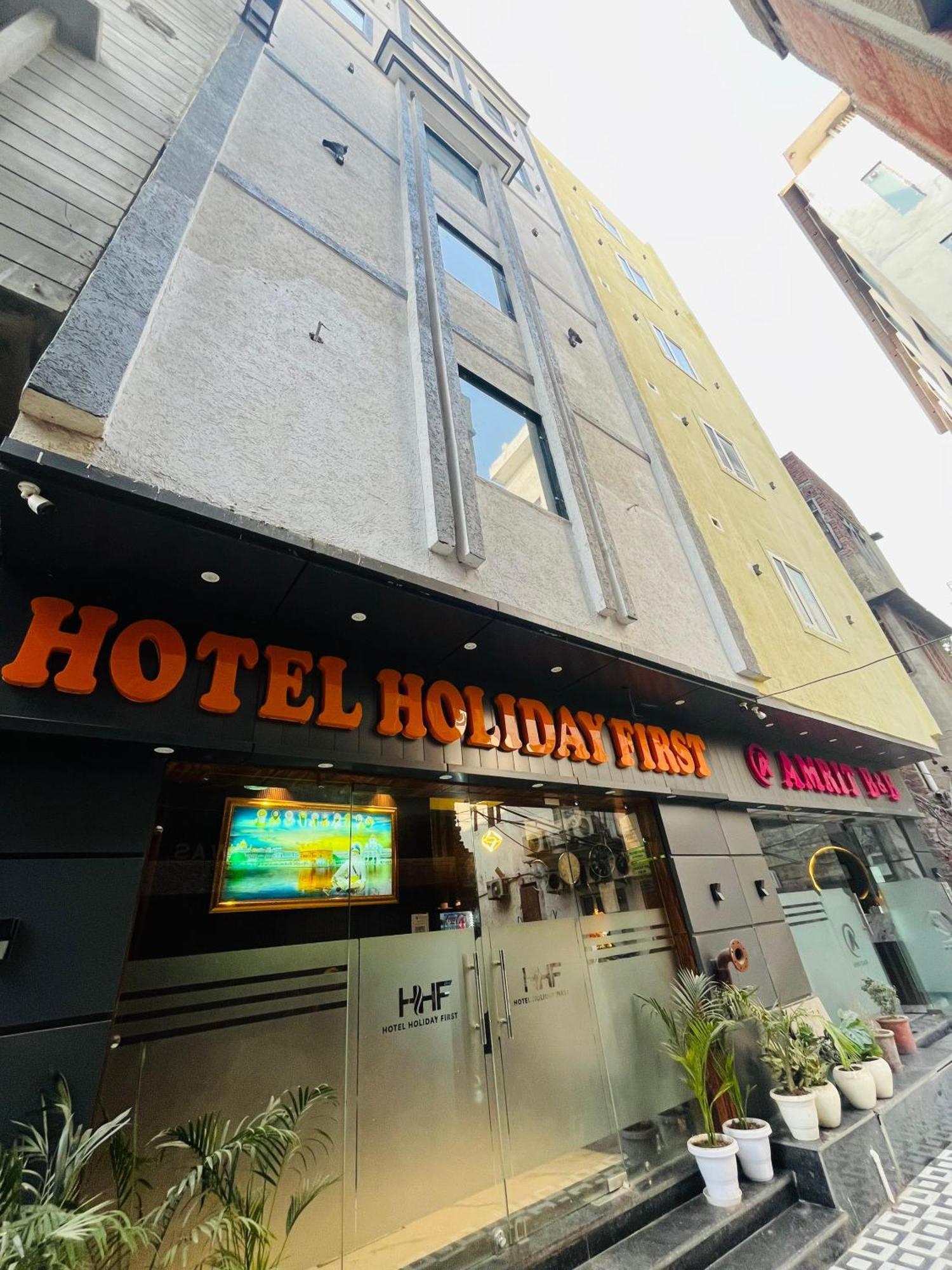 Hotel Holiday First 300 Meter From Golden Temple Amritsar Dış mekan fotoğraf